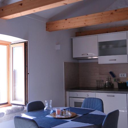 Heritage Apartments Kyra & Fox In Pitve, Hvar Exterior foto